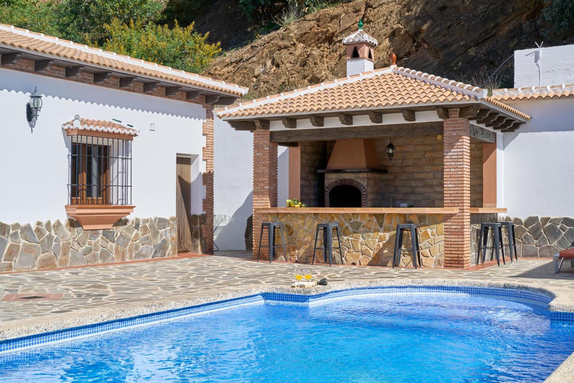 Villa Alejandro En Sayalonga Exterior photo